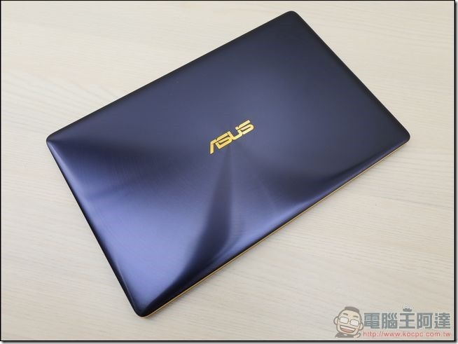 ASUS-ZenBook3-UX390-開箱-17
