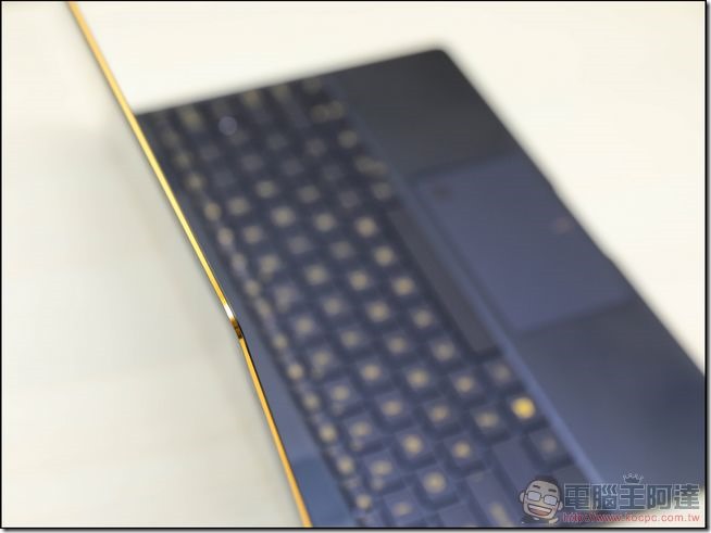 ASUS-ZenBook3-UX390-開箱-34 ASUS-ZenBook3-UX390-開箱-34