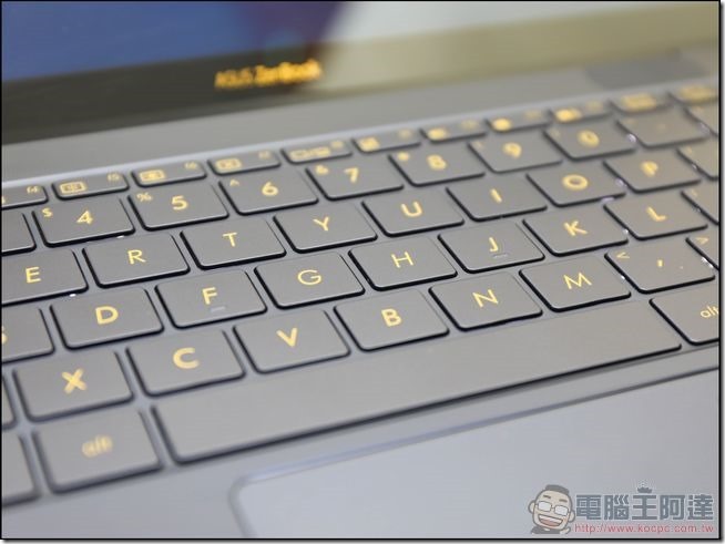 ASUS-ZenBook3-UX390-開箱-24 ASUS-ZenBook3-UX390-開箱-24