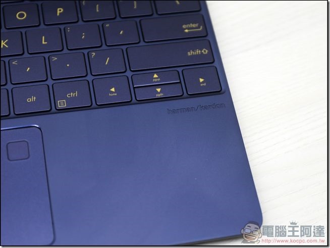 ASUS-ZenBook3-UX390-開箱-25-1 ASUS-ZenBook3-UX390-開箱-25-1