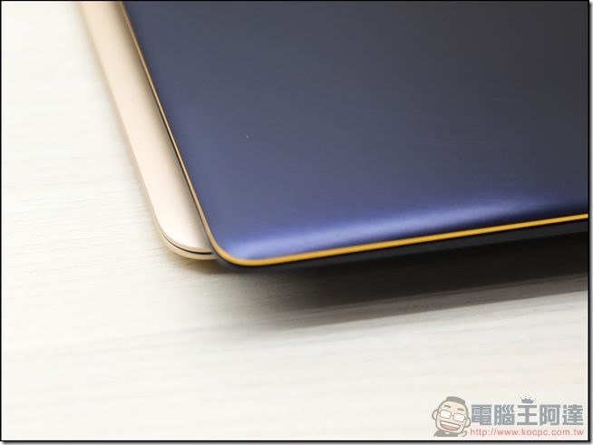 ASUS-ZenBook3-UX390-開箱-50