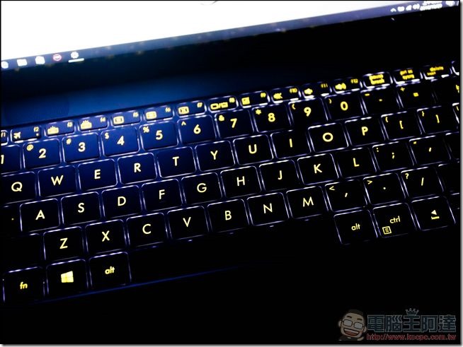 ASUS-ZenBook3-UX390-開箱-39 ASUS-ZenBook3-UX390-開箱-39
