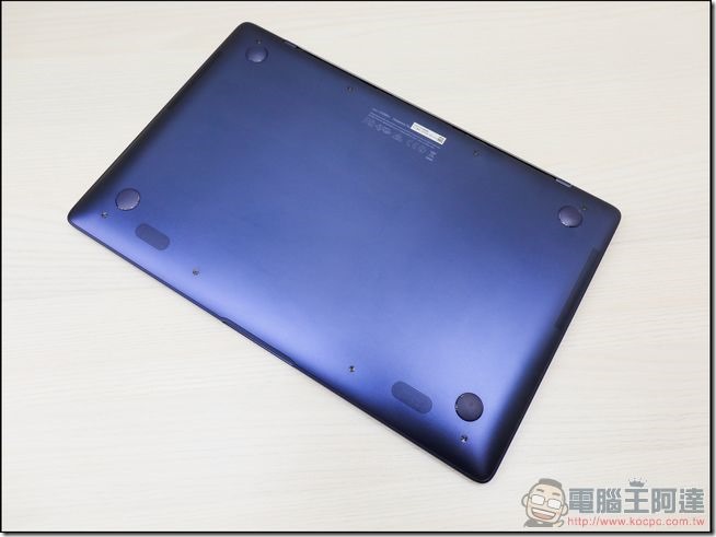 ASUS-ZenBook3-UX390-開箱-31