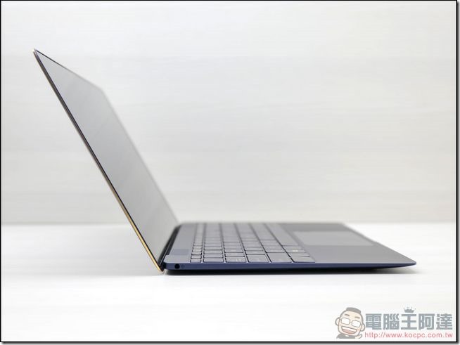 ASUS-ZenBook3-UX390-開箱-29