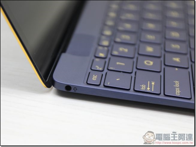 ASUS-ZenBook3-UX390-開箱-30