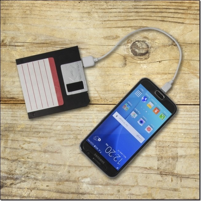 2257_floppydiskpowerbank_06 2257_floppydiskpowerbank_06