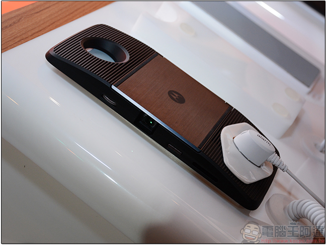 Moto Z / Z Play 挾帶 Moto Mods 可換模組強勢回歸台灣市場 - 電腦王阿達 11