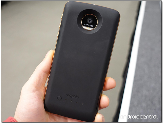 Moto Mods 推出新模組:Mophie 電池模組與Incipio車架模組 - 電腦王阿達 02