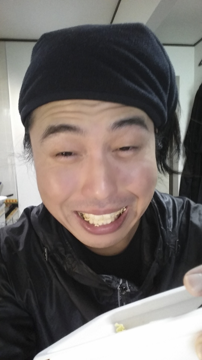 小薛日記16/12/24 聖誕節之我一定要吃蛋糕!(神難吃蛋糕炒麵挑戰) - 電腦王阿達 小薛日記16/12/24 聖誕節之我一定要吃蛋糕!(神難吃蛋糕炒麵挑戰) - 電腦王阿達