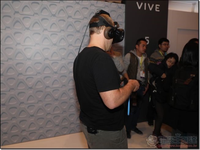 HTC-VIVE-CES2017-12 HTC-VIVE-CES2017-12