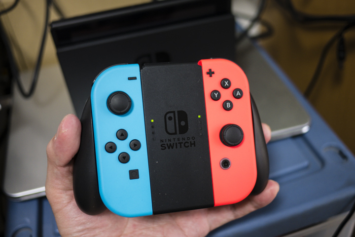 Switch Pro手把暗藏玄機,原來是給玩家的神祕貼心話 - 電腦王阿達 Switch Pro手把暗藏玄機,原來是給玩家的神祕貼心話 - 電腦王阿達
