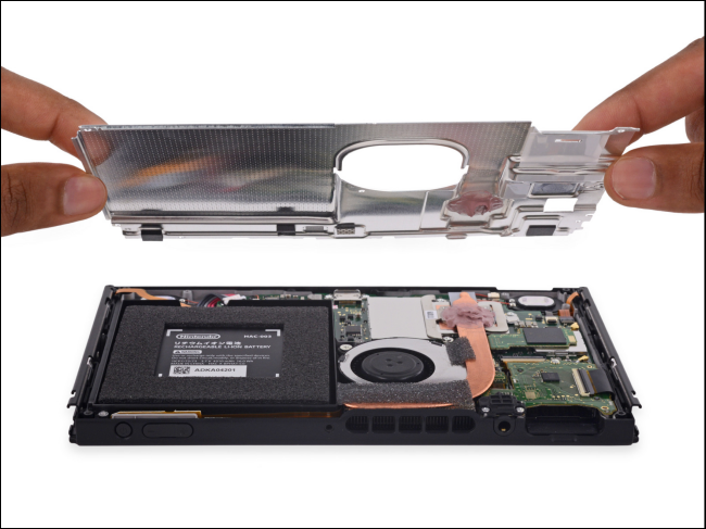 iFixit 發表 Nintendo Switch 拆解介紹,給出維修分數 8 分 - 電腦王阿達 iFixit 發表 Nintendo Switch 拆解介紹,給出維修分數 8 分 - 電腦王阿達