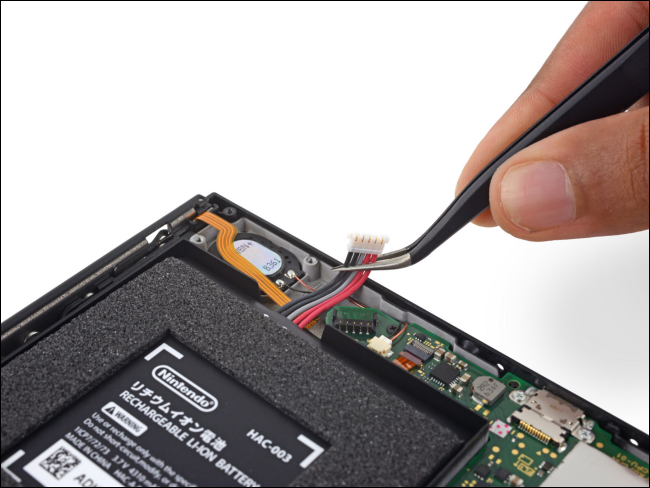 iFixit 發表 Nintendo Switch 拆解介紹，給出維修分數 8 分 - 電腦王阿達