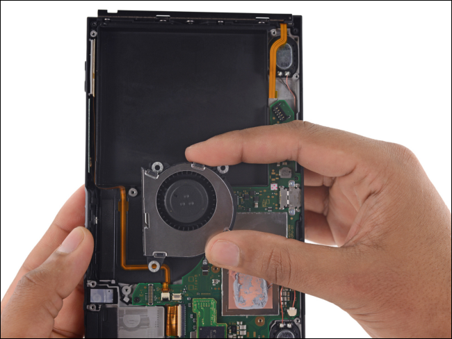 iFixit 發表 Nintendo Switch 拆解介紹,給出維修分數 8 分 - 電腦王阿達 iFixit 發表 Nintendo Switch 拆解介紹,給出維修分數 8 分 - 電腦王阿達