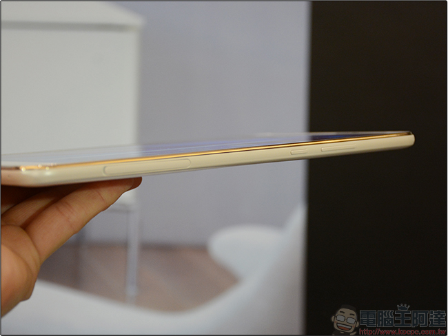 華為Mate 9 發表新色石墨黑、保時捷設計全球限量版以及MediaPad T2 8 Pro 平板 - 電腦王阿達 華為Mate 9 發表新色石墨黑、保時捷設計全球限量版以及MediaPad T2 8 Pro 平板 - 電腦王阿達