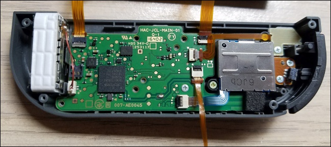 Switch 左手把連線不良的問題意外的容易解決,只要一個方塊導電海綿。 - 電腦王阿達 Switch 左手把連線不良的問題意外的容易解決,只要一個方塊導電海綿。 - 電腦王阿達