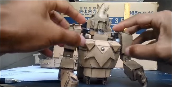紙板也能製作合體機器人,神人用紙板製作能五機合體的波羅五號 - 電腦王阿達 紙板也能製作合體機器人,神人用紙板製作能五機合體的波羅五號 - 電腦王阿達