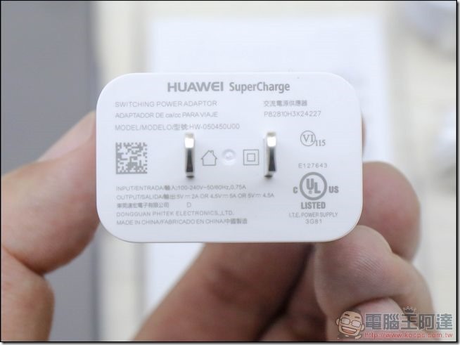 手機整夜充電會讓電池短命? iFixit 負責人說:沒這回事 - 電腦王阿達 HUAWEI P10 Plus 開箱 -09