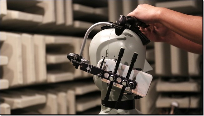2_Dummy tester allows for all simulations of user behavior_(anechoic chamber)