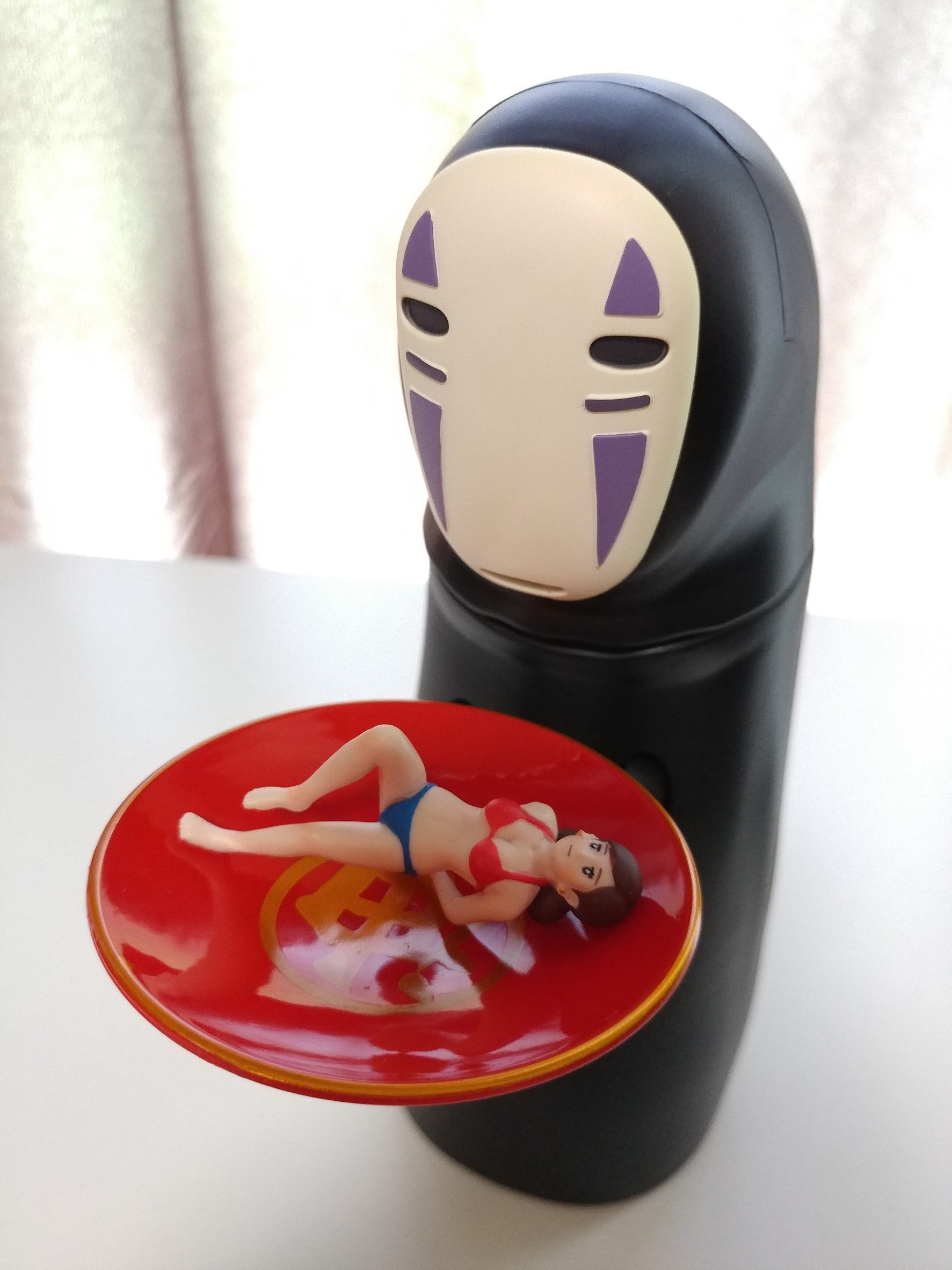 吃光你錢錢!無臉男存錢桶開箱(カオナシむしゃむしゃ貯金箱) - 電腦王阿達 吃光你錢錢!無臉男存錢桶開箱(カオナシむしゃむしゃ貯金箱) - 電腦王阿達