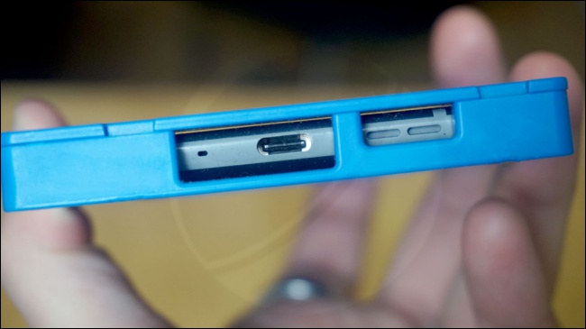 Edited_nokia-9-usb-1000x561-16.jpg Edited nokia 9 usb 1000x561 16