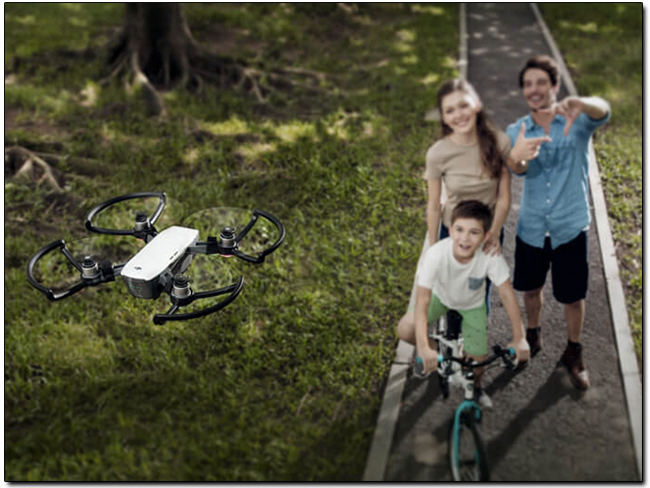 新款空拍機 DJI Spark 發表,可支援手勢與手掌控制,縮小的除了體積還有價格 - 電腦王阿達 新款空拍機 DJI Spark 發表,可支援手勢與手掌控制,縮小的除了體積還有價格 - 電腦王阿達