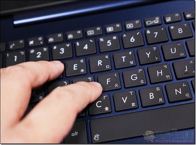 ASUS ZenBook UX430 開箱 -15 ASUS ZenBook UX430 開箱 -15