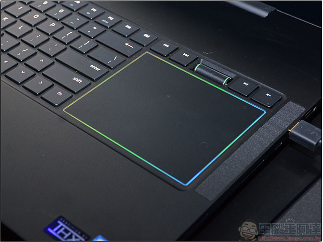 新款 Razer Blade 遊戲筆電即將在台上市,內斂中隱藏剽悍戰鬥性格 - 電腦王阿達 新款 Razer Blade 遊戲筆電即將在台上市,內斂中隱藏剽悍戰鬥性格 - 電腦王阿達