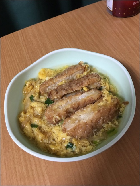 想吃點什麼止餓難道只能選泡麵?日本天野食品推出沖熱水就能吃的「 滑蛋雞排 」 - 電腦王阿達 想吃點什麼止餓難道只能選泡麵?日本天野食品推出沖熱水就能吃的「 滑蛋雞排 」 - 電腦王阿達