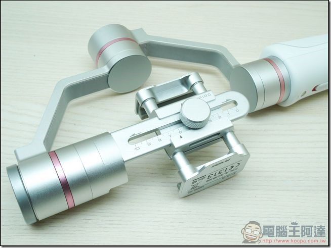 PIRO 三軸臉部追蹤穩定器 -14 PIRO 三軸臉部追蹤穩定器 -14