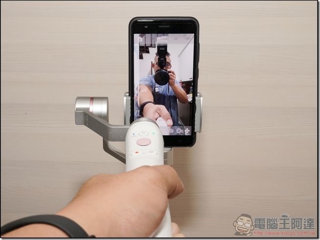 PIRO 三軸臉部追蹤穩定器 -54 PIRO 三軸臉部追蹤穩定器 -54