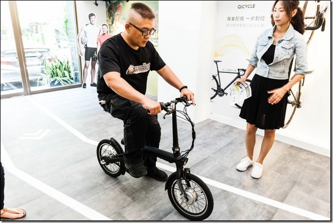 騎記電助力摺疊自行車