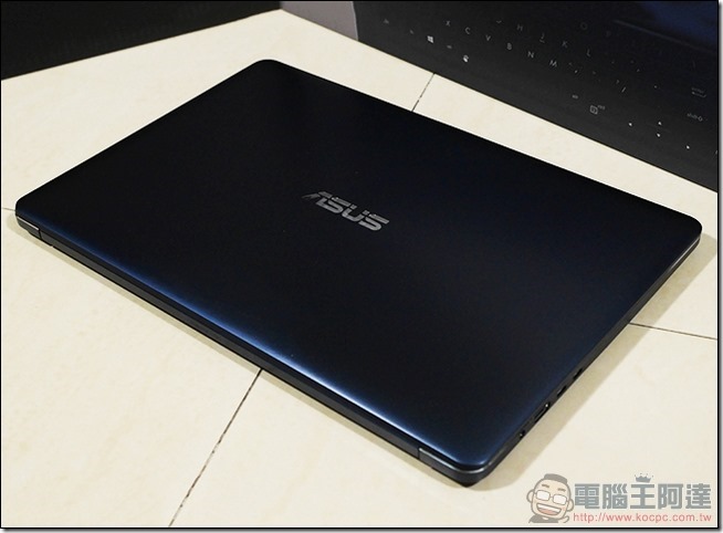 ASUS ZenBook Pro UX550 開箱 -09 ASUS ZenBook Pro UX550 開箱 -09