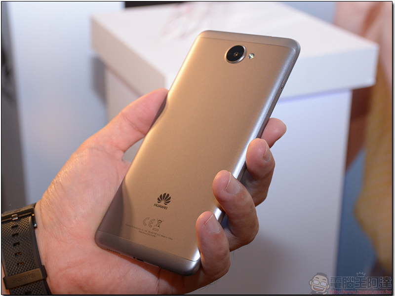 華為 Huawei 新品發表展出新款筆電 MateBook E、手機 Y7、智慧手錶 Huawei Watch 2、平板 MediaPad T3,P10 Plus 玫瑰金新色正式亮相 - 電腦王阿達 華為 Huawei 新品發表展出新款筆電 MateBook E、手機 Y7、智慧手錶 Huawei Watch 2、平板 MediaPad T3,P10 Plus 玫瑰金新色正式亮相 - 電腦王阿達