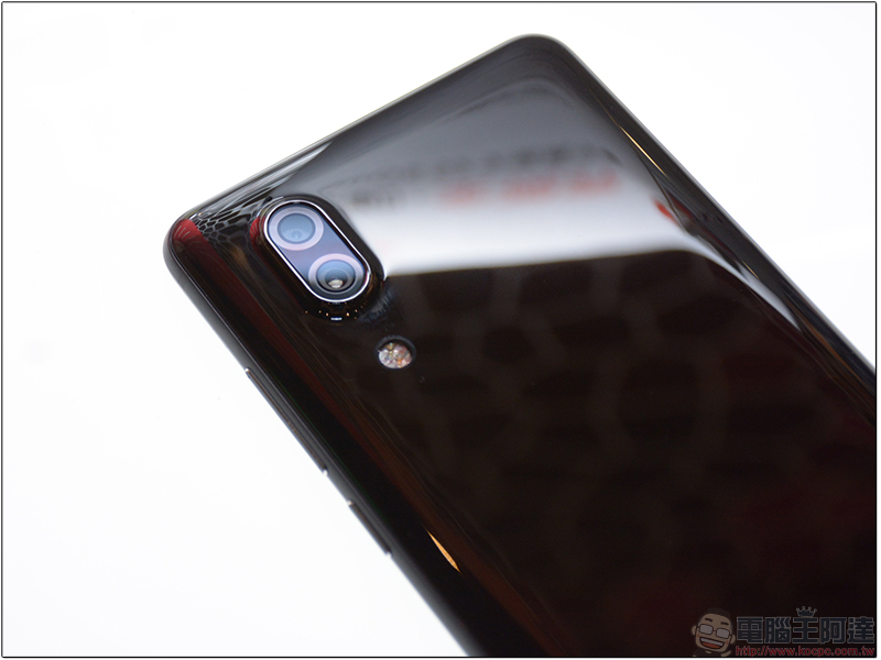 SHARP AQUOS S2 全螢幕手機登台,5.5 吋螢幕與 4.9 吋手感的完美結合 - 電腦王阿達 SHARP AQUOS S2 全螢幕手機登台,5.5 吋螢幕與 4.9 吋手感的完美結合 - 電腦王阿達