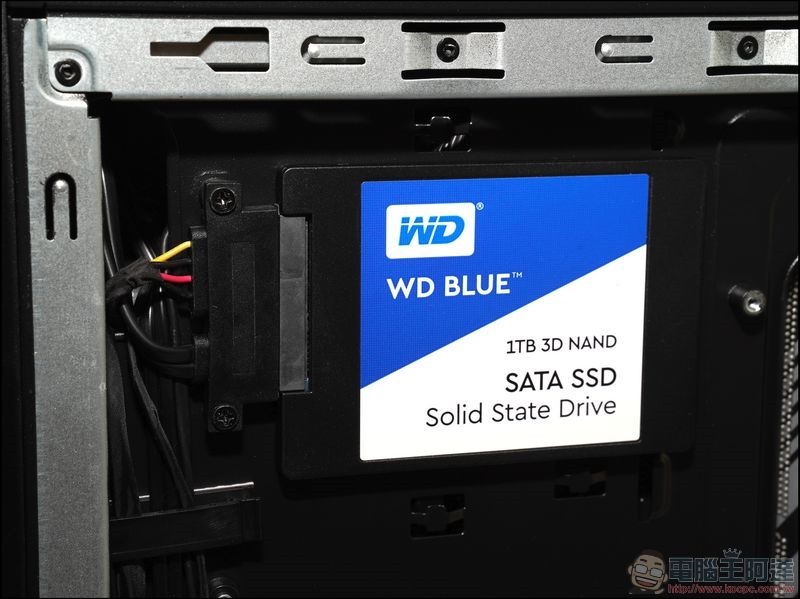 WD BLUE 3D NAND SSD WDS100T2B0A -11
