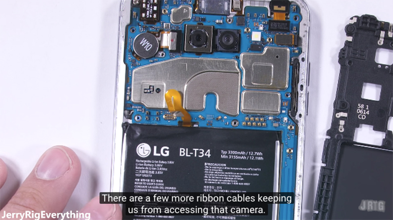 國外 YouTuber 拆解 LG V30 相機鏡頭令人驚艷,半模組化設計維修更容易 - 電腦王阿達 國外 YouTuber 拆解 LG V30 相機鏡頭令人驚艷,半模組化設計維修更容易 - 電腦王阿達