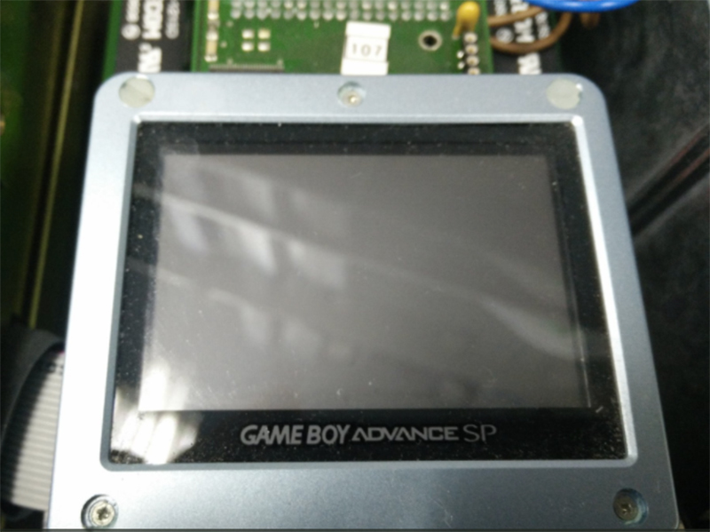 無所不能的 Game Boy 這次出現在舊式心電圖儀中，不只可以玩遊戲還可以測心率 - 電腦王阿達