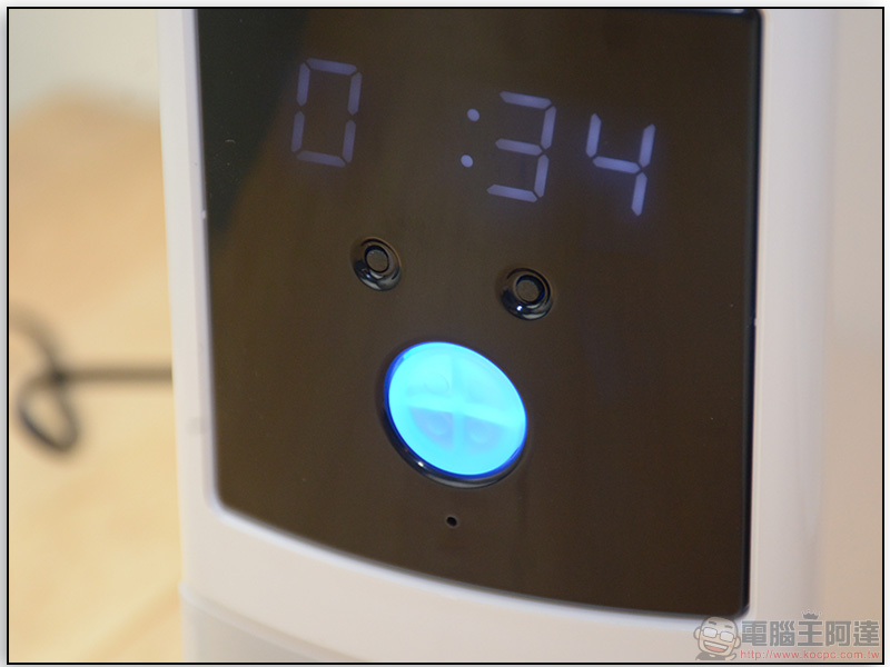 ENEROID Deluxe EN20B EN20D 自動充電塔開箱,電池丟進去就充飽 - 電腦王阿達 ENEROID Deluxe EN20B EN20D 自動充電塔開箱,電池丟進去就充飽 - 電腦王阿達