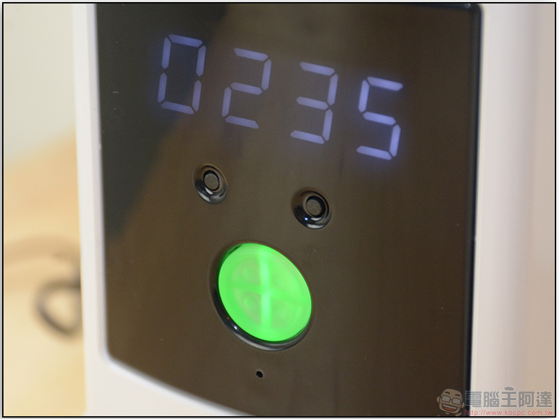 ENEROID Deluxe EN20B EN20D 自動充電塔開箱,電池丟進去就充飽 - 電腦王阿達 ENEROID Deluxe EN20B EN20D 自動充電塔開箱,電池丟進去就充飽 - 電腦王阿達