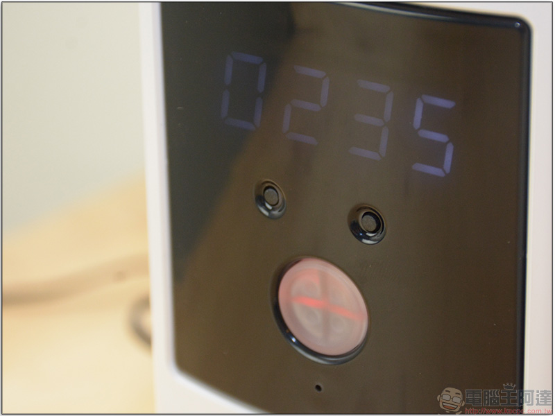 ENEROID Deluxe EN20B EN20D 自動充電塔開箱,電池丟進去就充飽 - 電腦王阿達 ENEROID Deluxe EN20B EN20D 自動充電塔開箱,電池丟進去就充飽 - 電腦王阿達