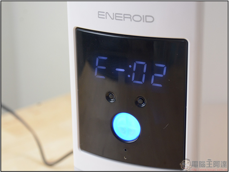 ENEROID Deluxe EN20B EN20D 自動充電塔開箱,電池丟進去就充飽 - 電腦王阿達 ENEROID Deluxe EN20B EN20D 自動充電塔開箱,電池丟進去就充飽 - 電腦王阿達