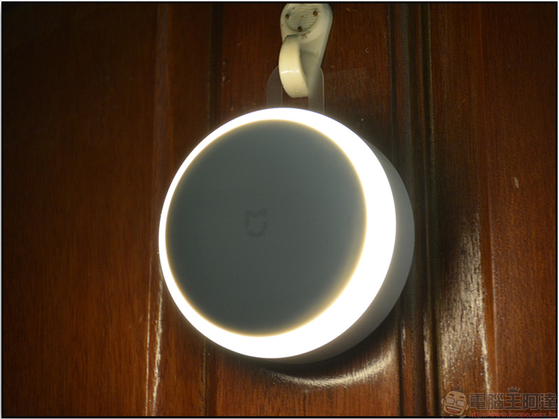 米家感應夜燈 簡易開箱，用暖光守護你的居家生活 - 電腦王阿達