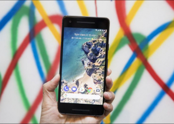 Google Pixel 2 / Pixel 2 XL 真機外媒動手玩：設計很實用，拍照有水準