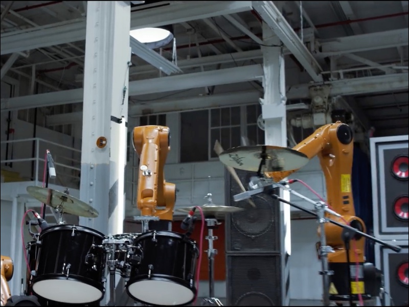 工業用機械臂 也能組樂團,紐西蘭作曲家在新曲 MV 中起用一批機械臂來彈奏樂器 - 電腦王阿達 工業用機械臂 也能組樂團,紐西蘭作曲家在新曲 MV 中起用一批機械臂來彈奏樂器 - 電腦王阿達