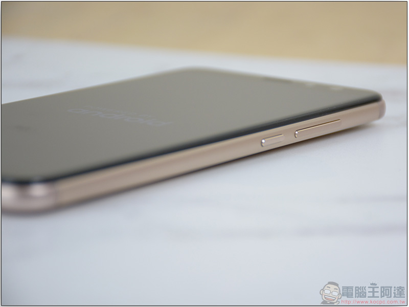 SUGAR C11 開箱 、評測 首款不到 7000 元的全螢幕手機! - 電腦王阿達 SUGAR C11 開箱 、評測 首款不到 7000 元的全螢幕手機! - 電腦王阿達