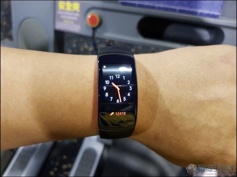 Gear Fit2 Pro 開箱 -55 Gear Fit2 Pro 開箱 -55