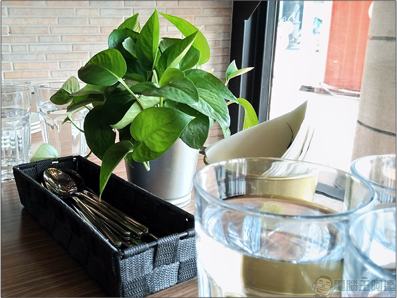 SUGAR C11 開箱 、評測 首款不到 7000 元的全螢幕手機! - 電腦王阿達 SUGAR C11 開箱 、評測 首款不到 7000 元的全螢幕手機! - 電腦王阿達