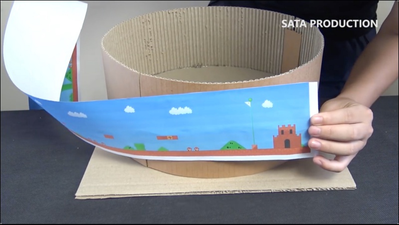 達人用瓦楞紙製作 紙箱超級瑪利歐 ，不但會動還可以玩 - 電腦王阿達