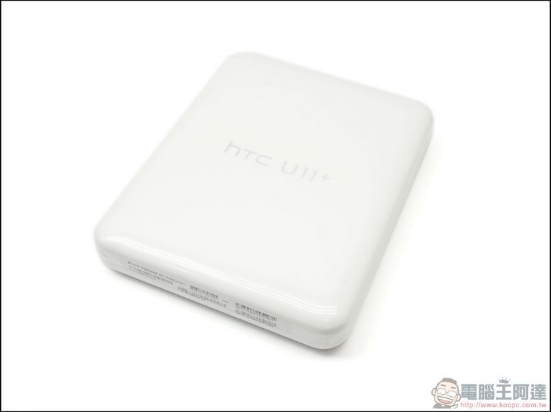 HTC U11+ 透明黑 開箱 -01